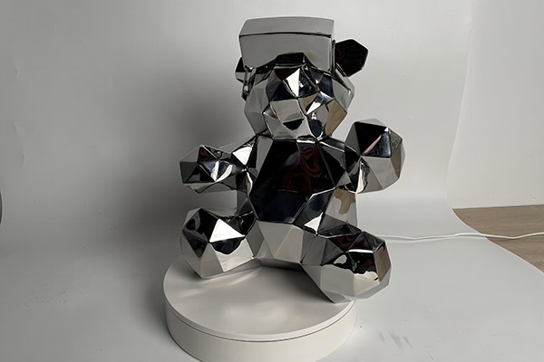 Custom Geometric Stainless Steel Bear Sculpture – Mirror Polished Modern Art Decor